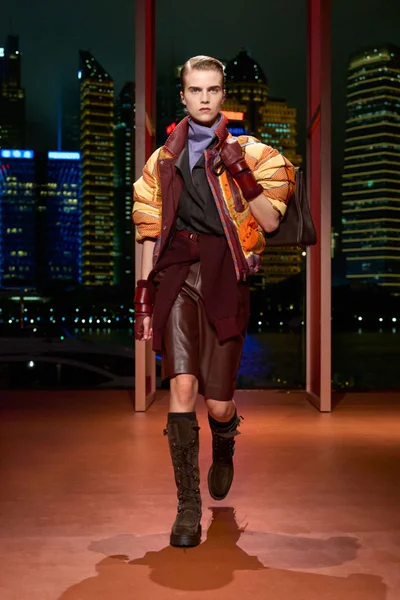 Look 36
